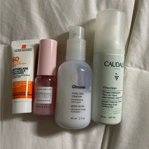 Mini skincare: La Roche Posay, Glow Recipe, Glossier, Caudalie